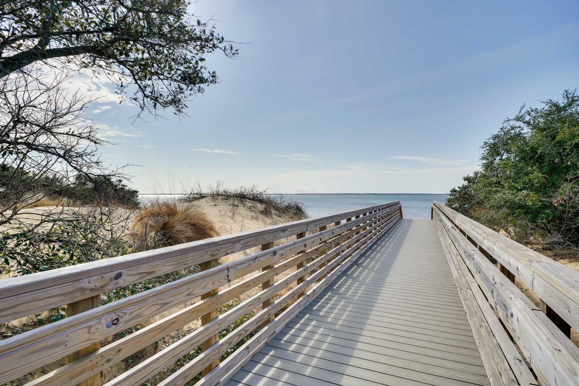 Dunn Dreamin Hot Tub, Pirate Fort, And Fire Pit! Nags Head Bagian luar foto